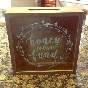 Rustic Themed “HoneyMoon Fund” Piggy Bank